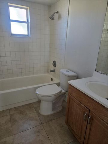 271 LA PAZ DRIVE, Kissimmee, FL 34743