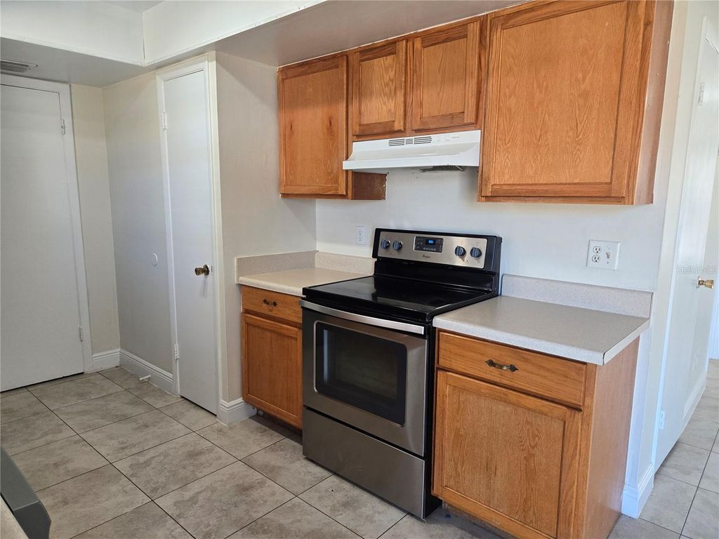 Image 2 of property listing at 271 LA PAZ DRIVE, Kissimmee, FL 34743