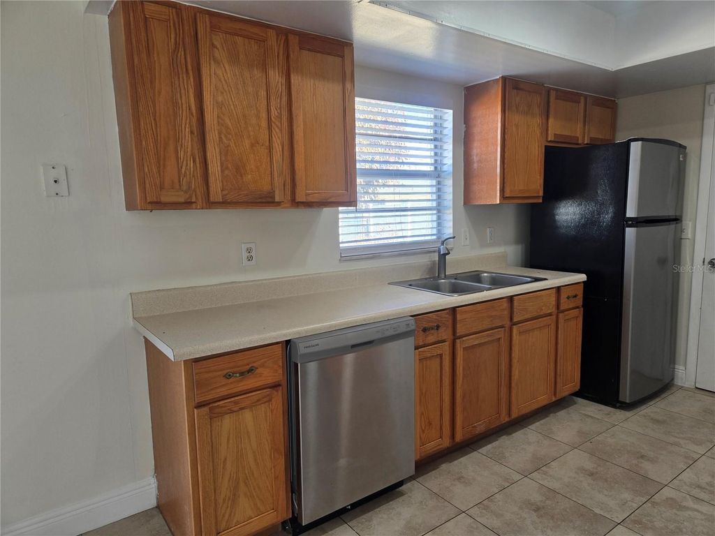 Image 3 of property listing at 271 LA PAZ DRIVE, Kissimmee, FL 34743