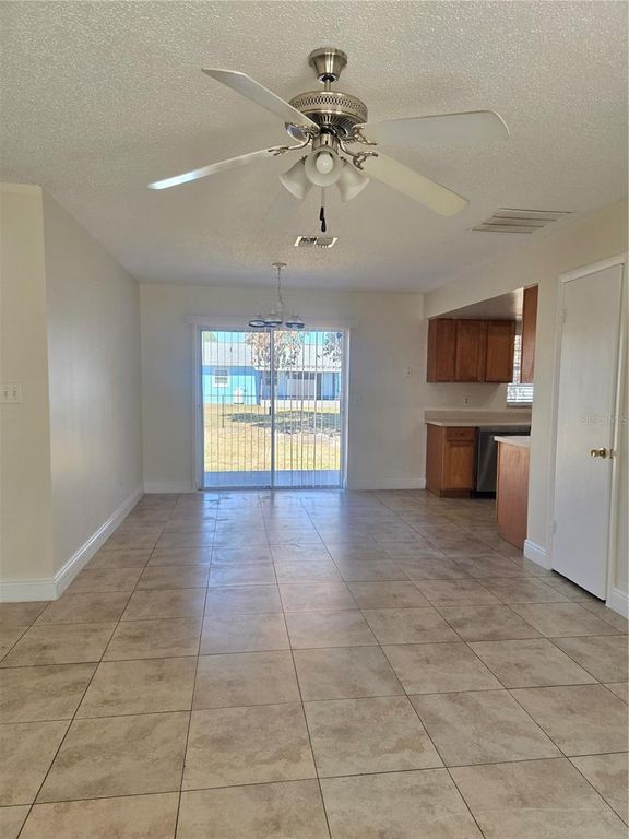 Image 5 of property listing at 271 LA PAZ DRIVE, Kissimmee, FL 34743