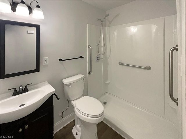 4043 Larkspur Place, Winston-salem, NC 27105