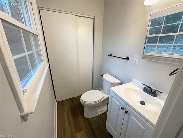 4043 Larkspur Place, Winston-salem, NC 27105