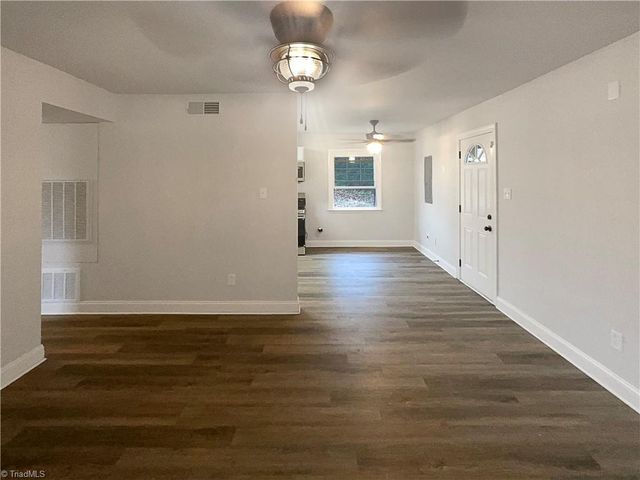 4043 Larkspur Place, Winston-salem, NC 27105