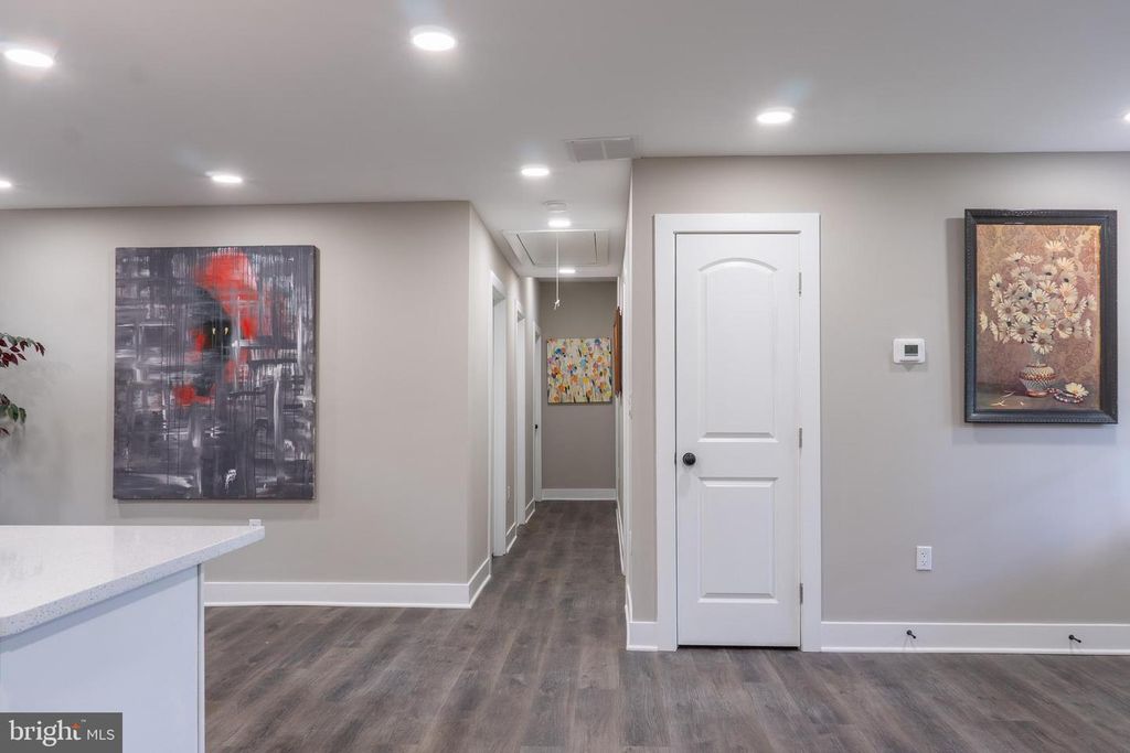 Image 19 of property listing at 9208 LANHAM SEVERN RD, Lanham, MD 20706