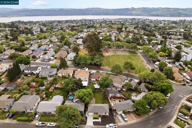 218 Hillcrest Ave., Benicia, CA 94510