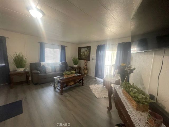 1150 N Kirby 63, Hemet, CA 92545