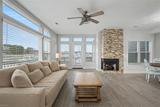 1040 Porte Harbour Arch, Hampton, VA 23664