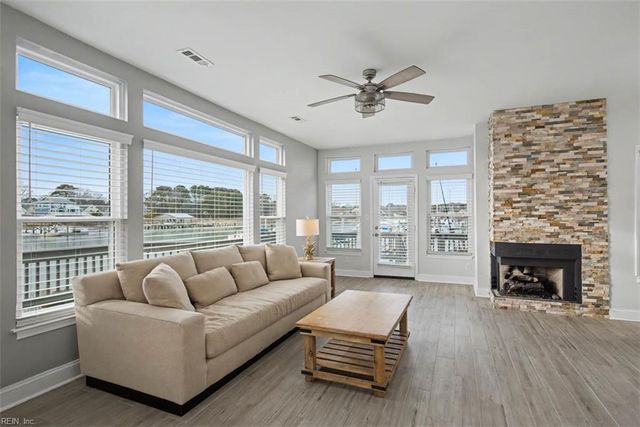 1040 Porte Harbour Arch, Hampton, VA 23664