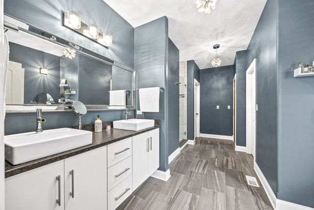 12549 S Old Farm Road, Manhattan, IL 60442