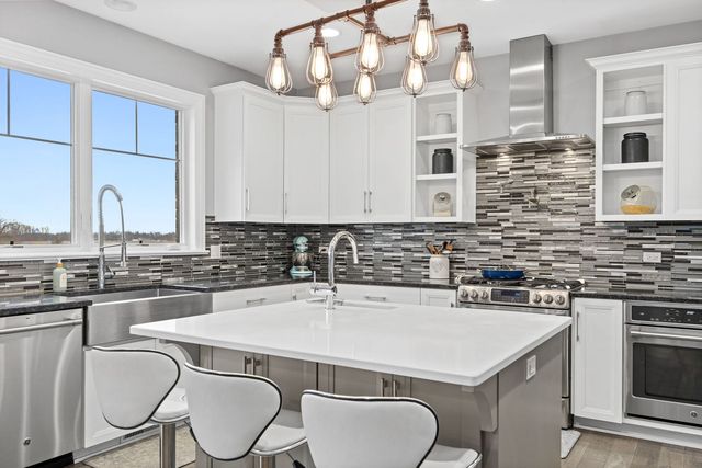 12549 S Old Farm Road, Manhattan, IL 60442