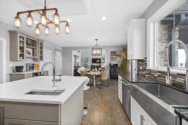 12549 S Old Farm Road, Manhattan, IL 60442