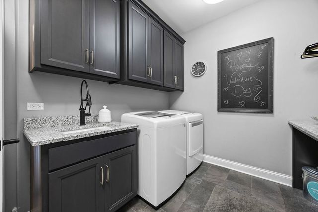 12549 S Old Farm Road, Manhattan, IL 60442