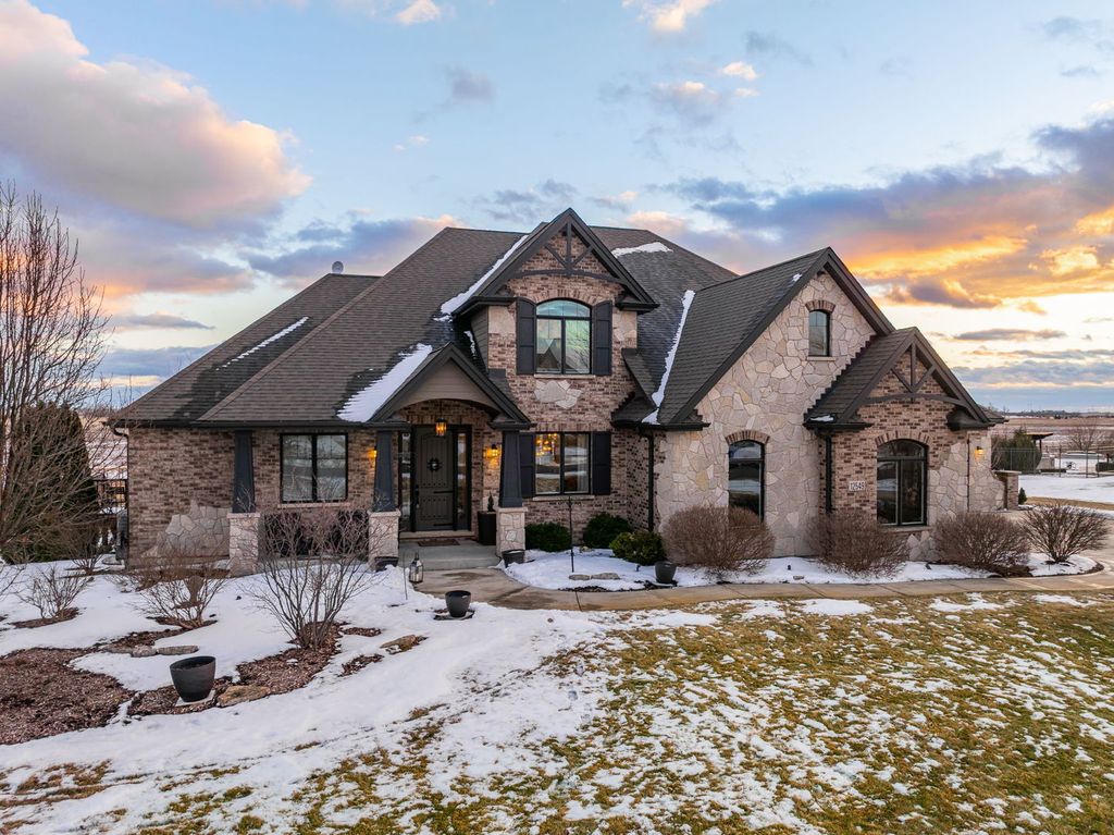 12549 S Old Farm Road, Manhattan, IL 60442