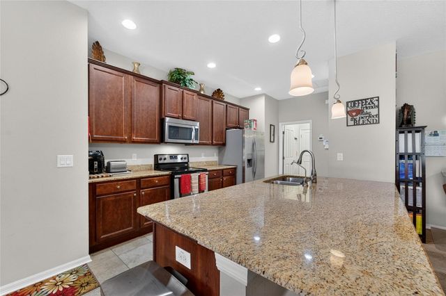 32138 OAK GLEN DRIVE, San Antonio, FL 33576