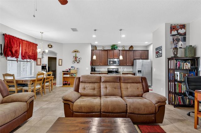 32138 OAK GLEN DRIVE, San Antonio, FL 33576