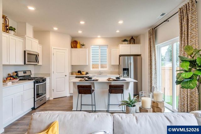 4957 Dilling Av NE, Salem, OR 97301