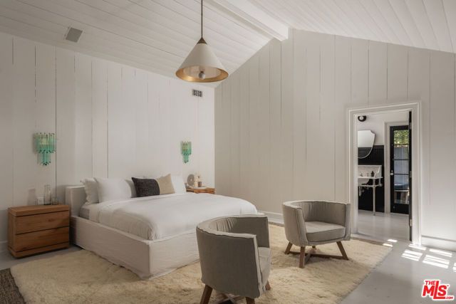 250 S Chadbourne Avenue, Los Angeles, CA 90049