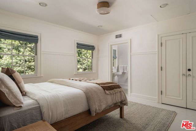 250 S Chadbourne Avenue, Los Angeles, CA 90049