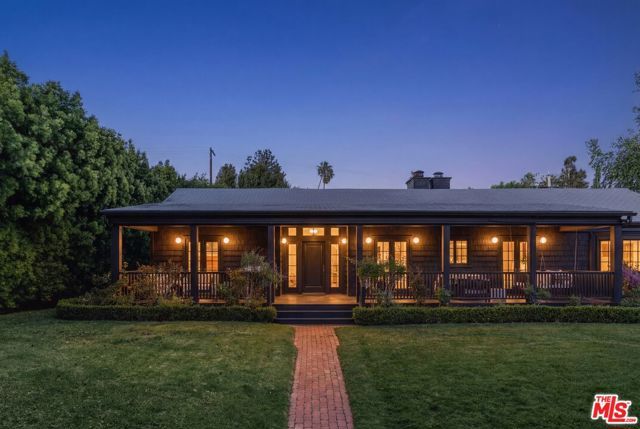 250 S Chadbourne Avenue, Los Angeles, CA 90049