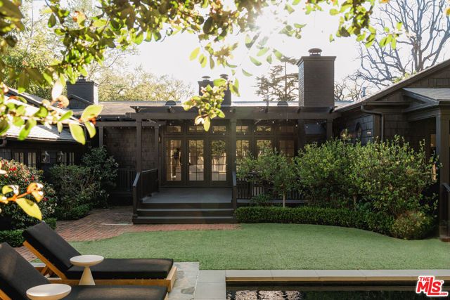 250 S Chadbourne Avenue, Los Angeles, CA 90049