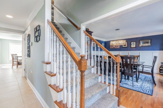 8994 Calvin Circle, Newburgh, IN 47630