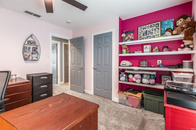 8994 Calvin Circle, Newburgh, IN 47630