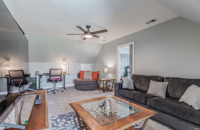 8994 Calvin Circle, Newburgh, IN 47630