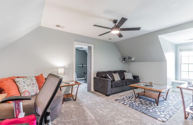 8994 Calvin Circle, Newburgh, IN 47630