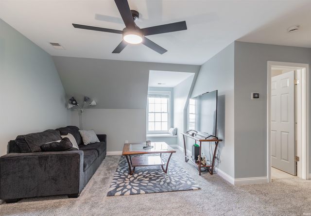 8994 Calvin Circle, Newburgh, IN 47630