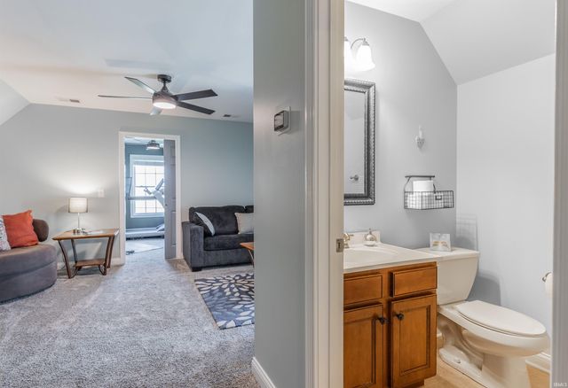 8994 Calvin Circle, Newburgh, IN 47630