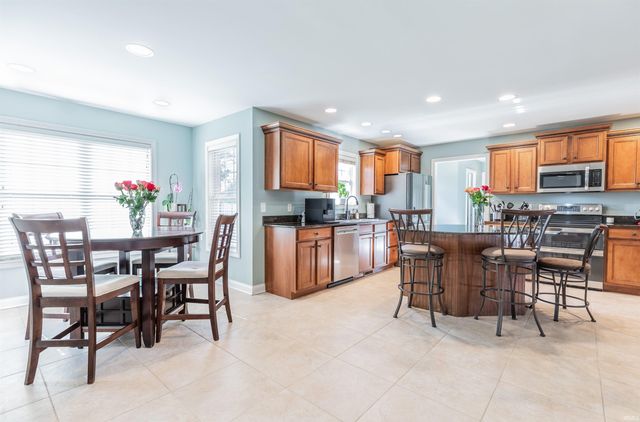 8994 Calvin Circle, Newburgh, IN 47630