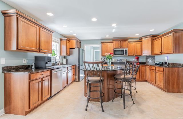 8994 Calvin Circle, Newburgh, IN 47630