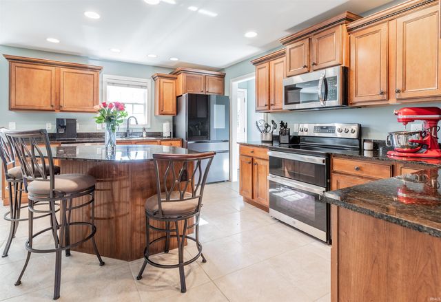 8994 Calvin Circle, Newburgh, IN 47630