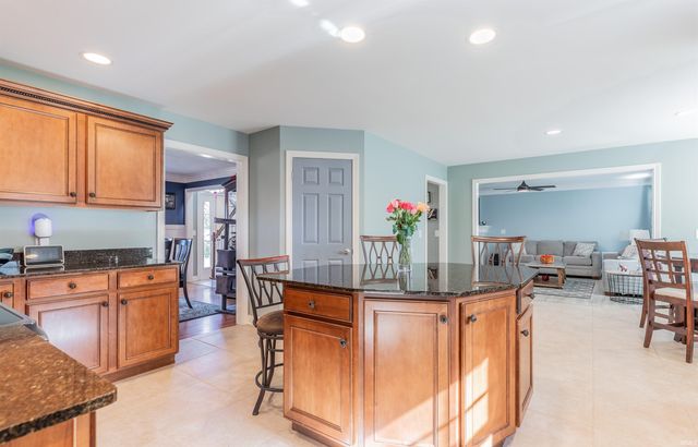 8994 Calvin Circle, Newburgh, IN 47630