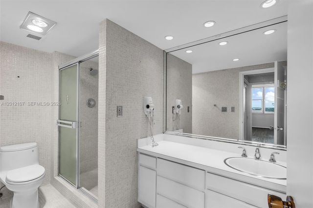 200 Ocean Lane Dr 407, Key Biscayne, FL 33149