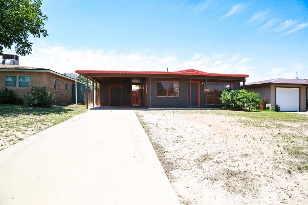 3217 E 11th Place, Big Spring, TX 79720