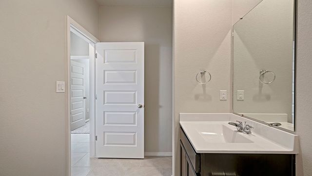 4237 Via De Ventura, Santa Fe, NM 87507