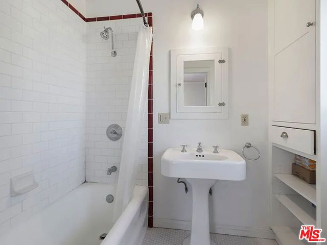 924 Maltman Avenue, Los Angeles, CA 90026