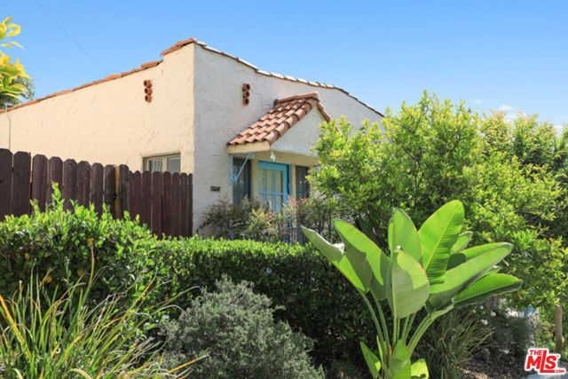 924 Maltman Avenue, Los Angeles, CA 90026