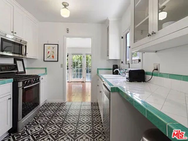 924 Maltman Avenue, Los Angeles, CA 90026