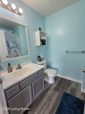 200 Greenleaf Dr, Elizabethtown, KY 42701