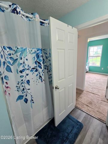 200 Greenleaf Dr, Elizabethtown, KY 42701