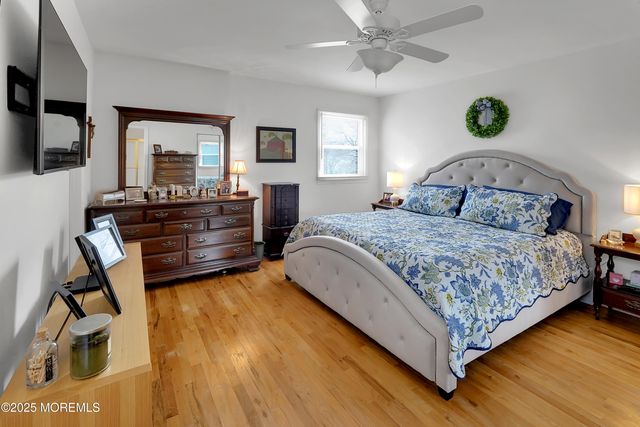 119 Sandspring Drive, Eatontown, NJ 07724