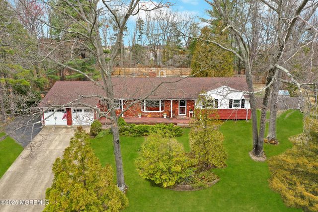 119 Sandspring Drive, Eatontown, NJ 07724