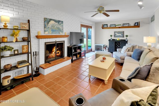 119 Sandspring Drive, Eatontown, NJ 07724