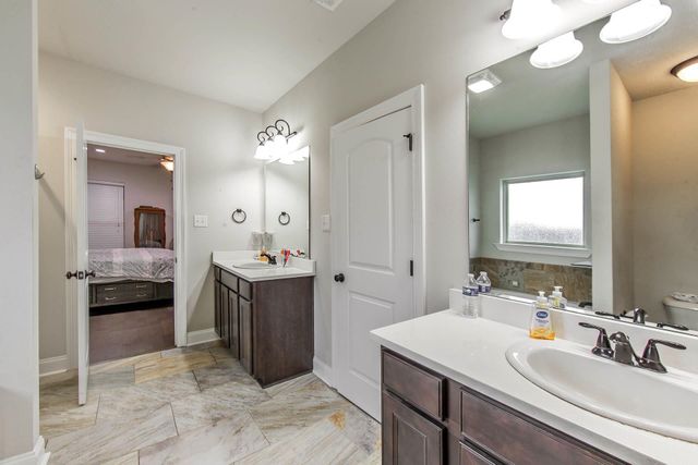 317 Highland Oaks Ave, Gray, LA 70359