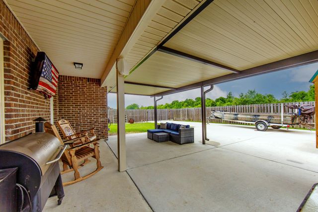 317 Highland Oaks Ave, Gray, LA 70359