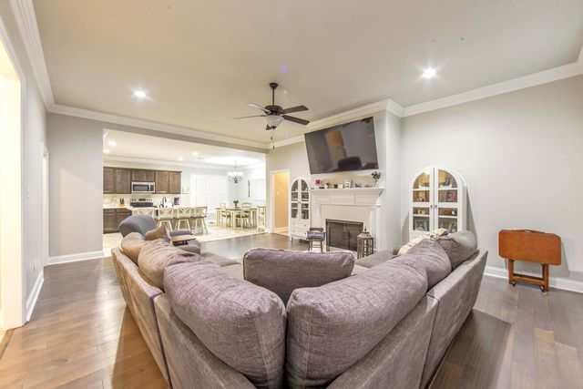317 Highland Oaks Ave, Gray, LA 70359
