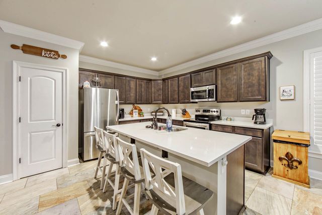317 Highland Oaks Ave, Gray, LA 70359