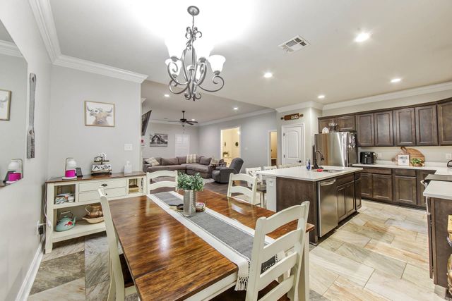 317 Highland Oaks Ave, Gray, LA 70359